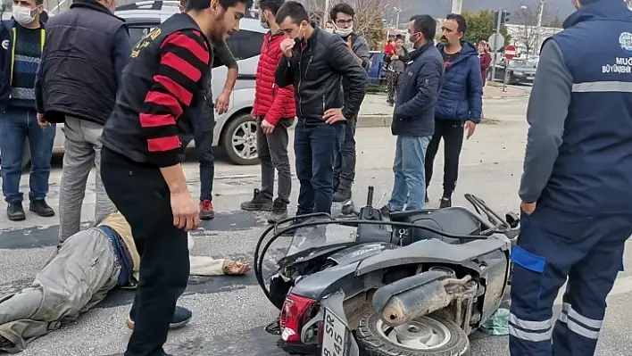 Tır motosiklete çarptı