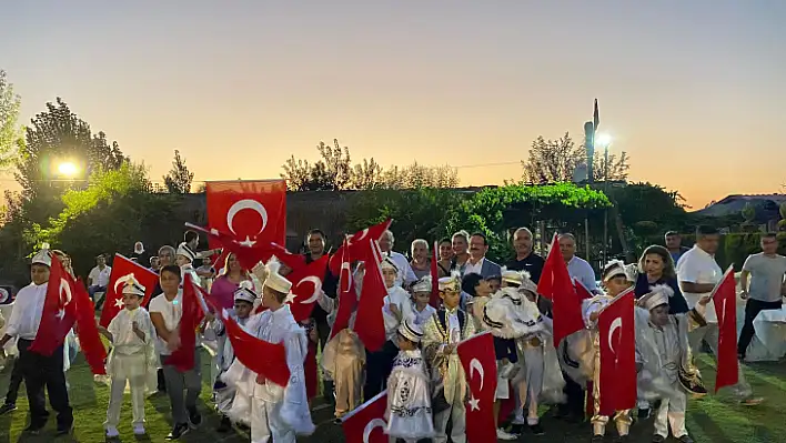 TOPLU SÜNNET TÖRENİ RENKLİ GÖRÜNTÜLERE SAHNE OLDU