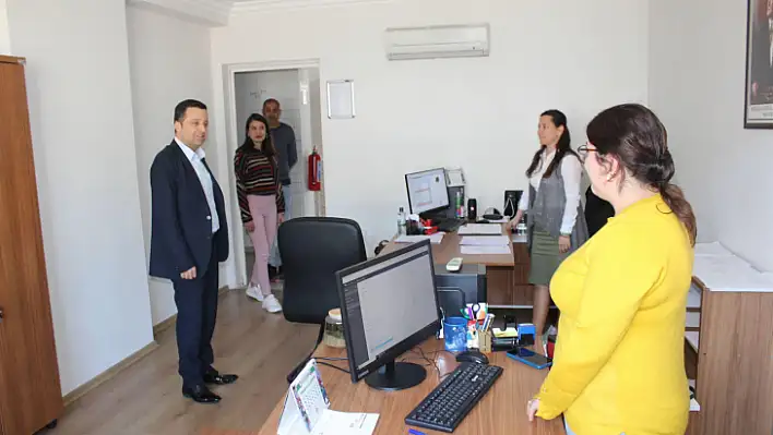 Toprakçı, Sosyal Hizmet Merkezi Müdürlüğü'nü Ziyaret Etti