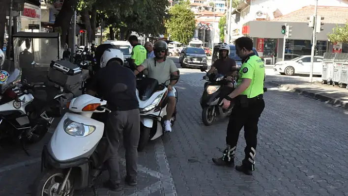 Trafik denetimleri sürüyor