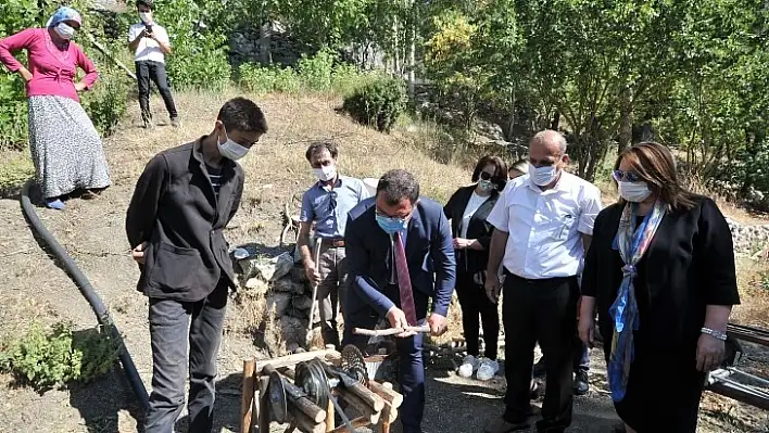 TÜBİTAK Başkanı Mandal Genç Kaşifi Köyünde Ziyaret Etti