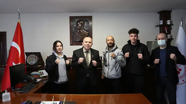 Türkiye Kick Boks Şampiyonası'ndan madalya ile döndüler