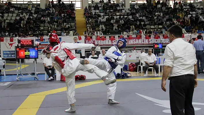 ''TÜRKİYE ŞAMPİYONASI İÇİN SPORUN BAŞKENTİ MUĞLA'DA 3 BİN TEKVANDOCU GENCİMİZİ AĞIRLIYORUZ''