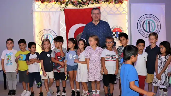 TURNUVADA DERECEYE GİRENLER ÖDÜLLERİNİ ALDI