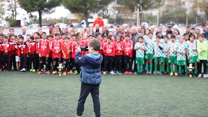 U-12 Futbol Şenliğinin Şampiyonu Muğlaspor oldu