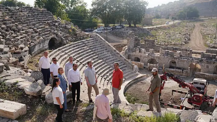 Vali, Kaymakam ve Belediye Başkanı Tlos'u Ziyaret Ettiler