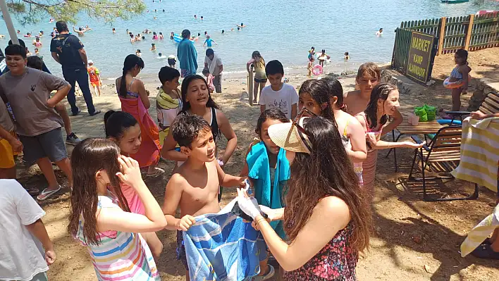 Vali Recai Güreli Ortaokulu'ndan yılsonu etkinliği