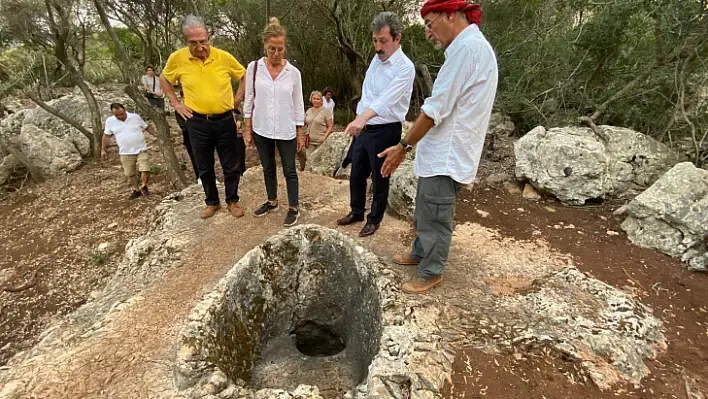 VALİ TAVLI, DEVAM EDEN KAZI ÇALIŞMALARINI YERİNDE İNCELEDİ