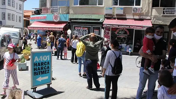 Virüsü Unuttular Dondurma Kuyruğuna Girdiler 