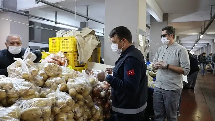 Yabancılar Yaşlı Türk Komşuları İçin Alışveriş Yaptı