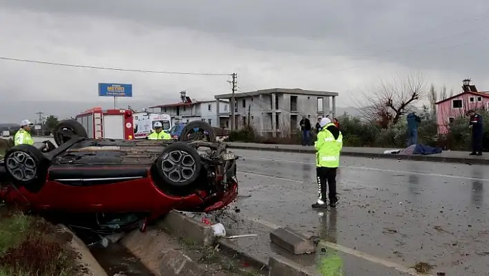 Yağışta Kontrolden Çıkan Otomobil Takla Attı: 1 Ölü, 1 Yaralı