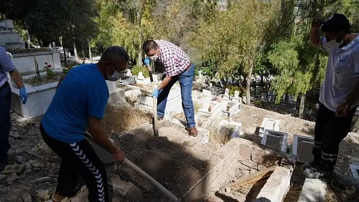 Yakınları Cenazesine Sahip Çıkmadı 10 Gün Sonra Toprağa Verildi