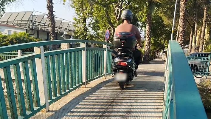 Yaya Köprülerine Motosikletle Giriş Yasaklarına Rağmen İhlaller Sürüyor
