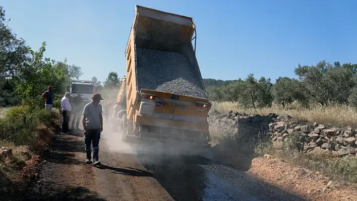 YERKESİK DAĞDİBİ BAĞLANTI YOLUNDA ASFALTLAMA ÇALIŞMASI YAPILDI