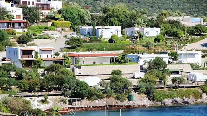 Yılmaz Özdil'in Evi Mühürlendi, Encümenden Yıkım Kararı Çıktı