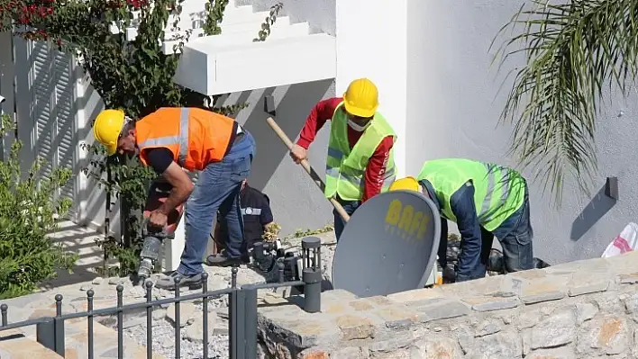Yılmaz Özdil'in Villasının Kaçak Bölümleri Yıkılıyor