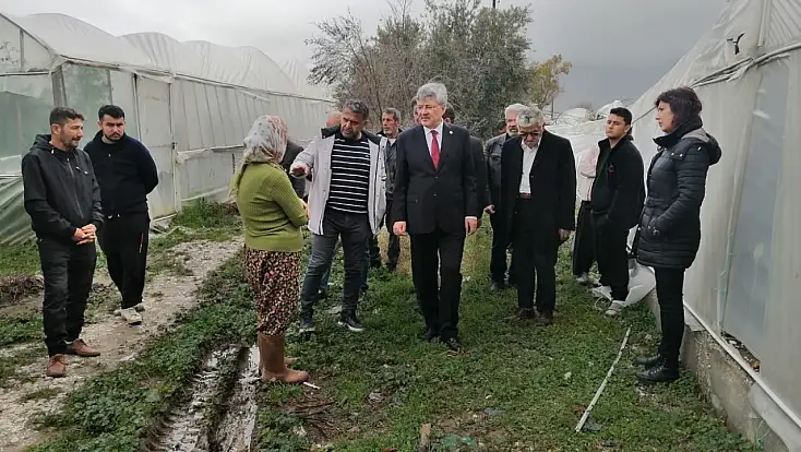 İYİ Partili Ergün’den Hasar Gören Seralara İnceleme