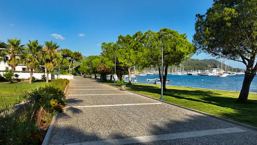 Fethiye Belediyesi'nden Göcek Sahiline Modern Dokunuş