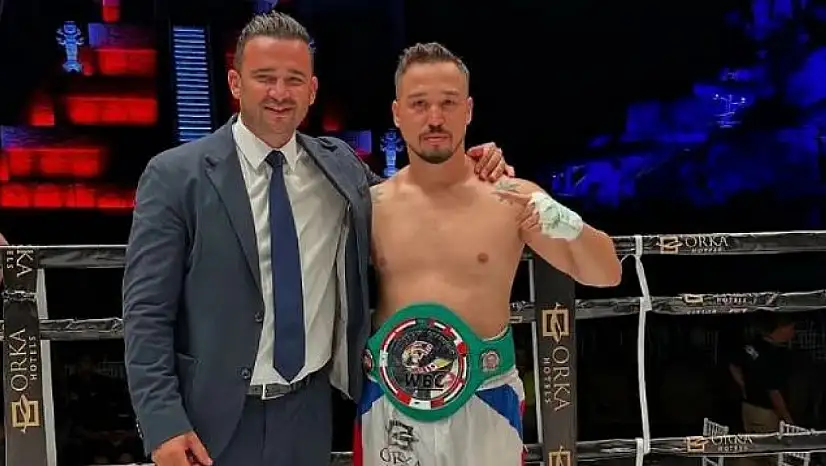 Fethiye'de Dev Boks Gecesi