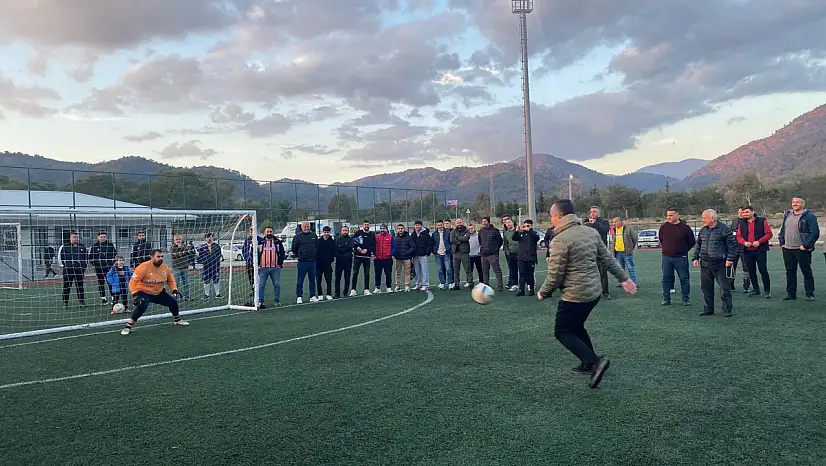 Fethiye'de Kaymakam Akkaya'nın Penaltı Atışıyla Turnuva Başladı