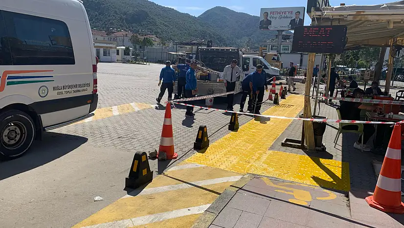 Fethiye Otogarı'nda yaya yolu çizgi çalışması yapılıyor