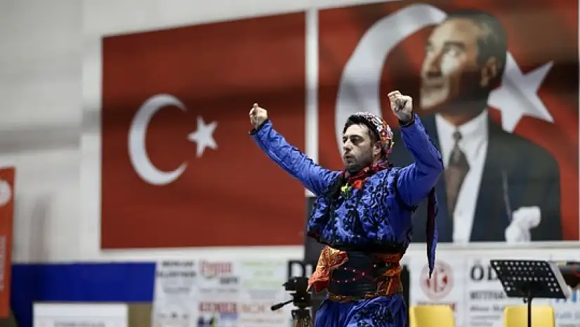 Muğla'da yöresel sanatçılar türkü şöleninde sahne aldı