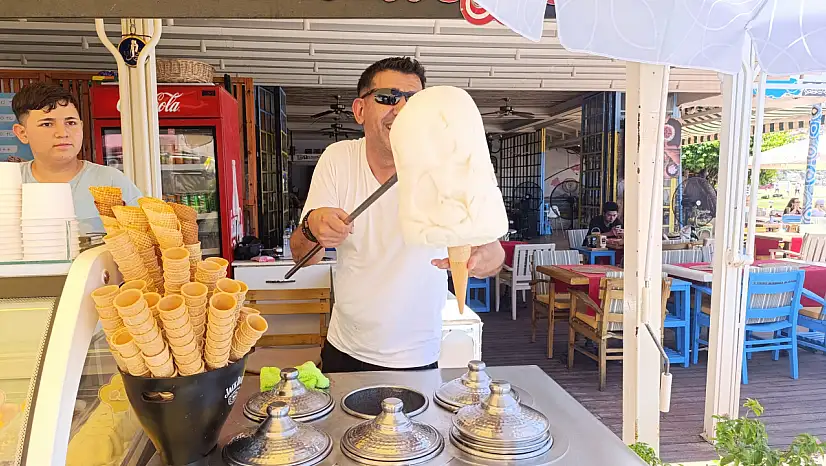 Ölüdeniz'de Dondurma Tezgahları Boş Kaldı