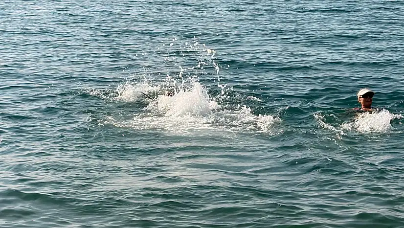 Sıcak havayı Çalış Plajı'nda değerlendirdiler