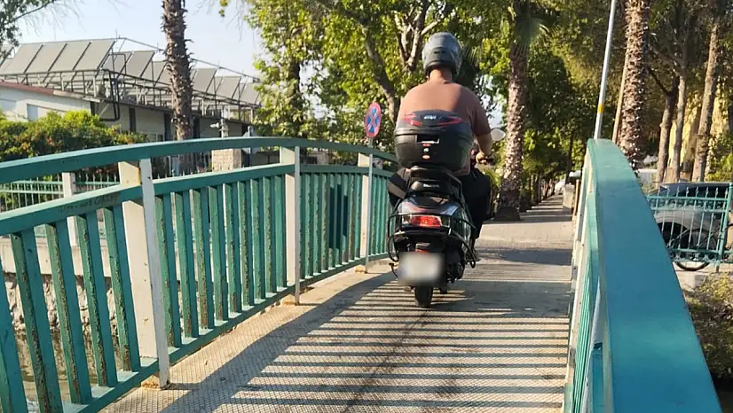 Yaya Köprülerine Motosikletle Giriş Yasaklarına Rağmen İhlaller Sürüyor