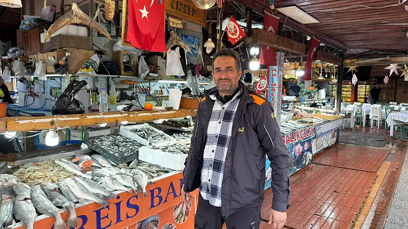 Fethiye Balık Pazarı'nda Küçük Balık Hareketliliği