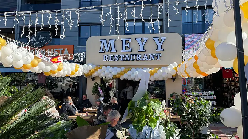 Fethiye'de Meyy Restaurant yoğun katılımla açıldı