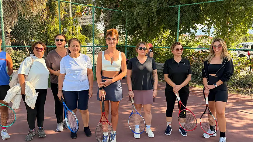 Fethiye'de ücretsiz tenis kurslarına yoğun ilgi