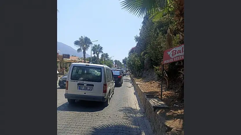 Tatilci Akını Ölüdeniz Yolunu Felç Etti