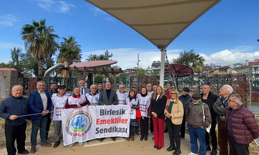 CHP'li Mahmut Tanal Fethiye'de defalarca tekrarladı: 'Emekliler gariban değildir'