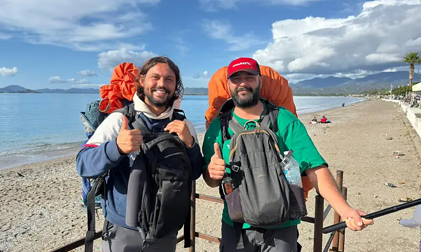 Dünya Turu Yapan Gezginler Fethiye'de Kamp Kurdu: 'Çalışabilirsek Biriktirip Orta Asya'ya Devam Edeceğiz'