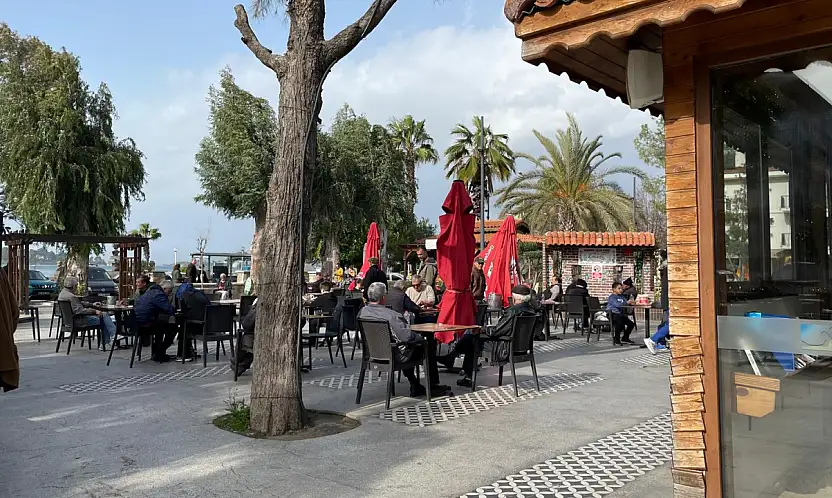 Fethiye'de emekliler geçim isyanında: 'Bu maaşla yaşanmaz'