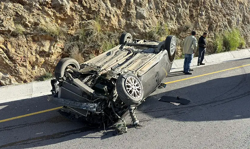 Fethiye'de Ölüdeniz yolunda tek taraflı kaza: 2 yaralı