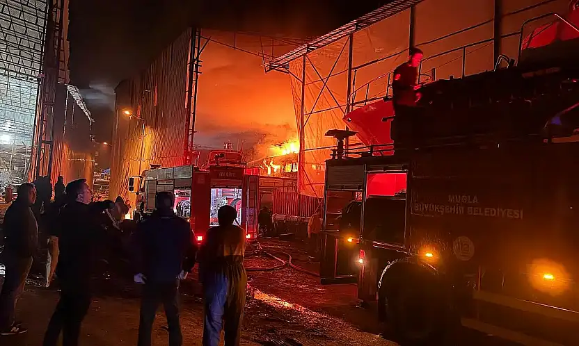 Fethiye'de tersanede tekne yangını