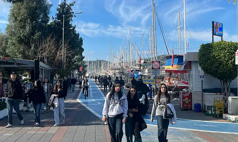 Fethiye'de yarıyıl tatiliyle birlikte çarşılar şenlendi