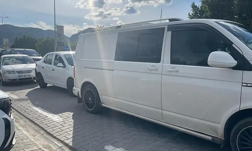 Fethiye'de zincirleme trafik kazası: 3 araçta maddi hasar