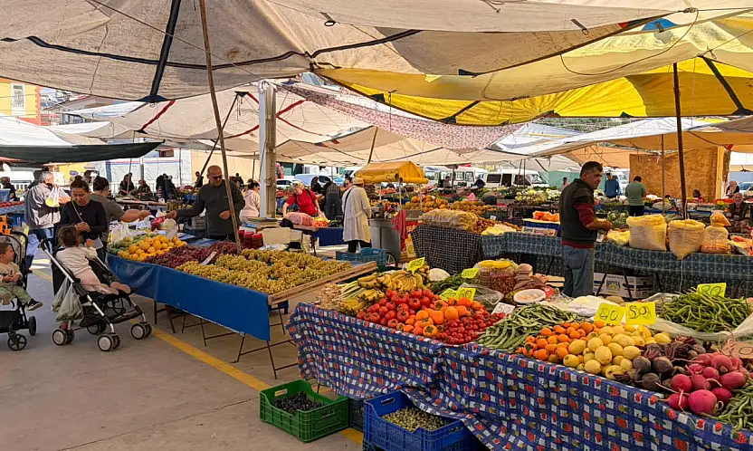 Fethiye Perşembe Pazarı'nda fiyatlar: Karnabahar 80, muz 75 lira