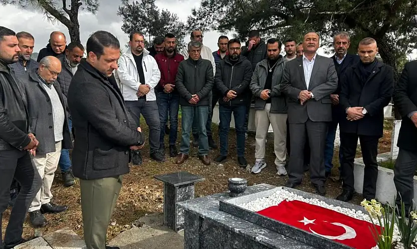 Merhum Cengiz Çay kabri başında anıldı, lokma hayrı yapıldı