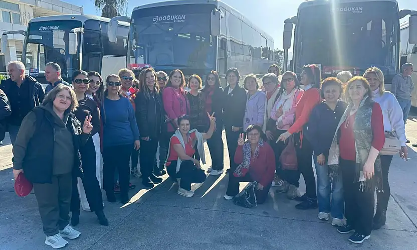 Özgür Özel'in Milas mitingine Fethiye'den yoğun katılım
