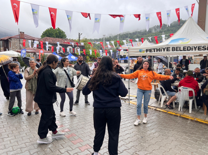 13. Yeşilüzümlü Dastar ve Kuzugöbeği Mantar Festivali İkinci Gününde Yoğun İlgi Görüyor