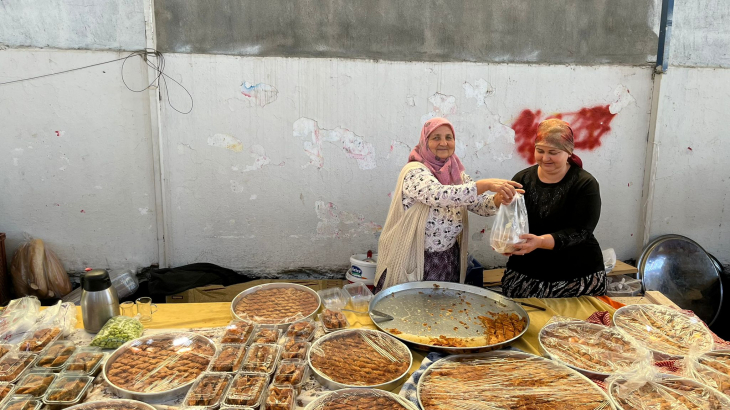 Bayram için ev yapımı baklavalar satışta